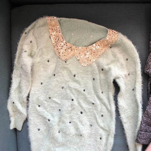 6 Sweaters for the Price of 1! - Picture 3 of 8